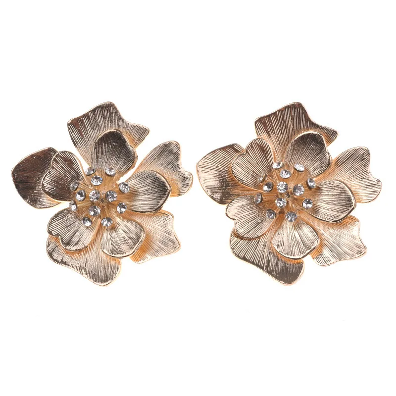 

BK Gold Silver Earrings Mini White Acrylic Crystal Rhinestone Rose Flower Style Stud Woman Fashion Jewelry