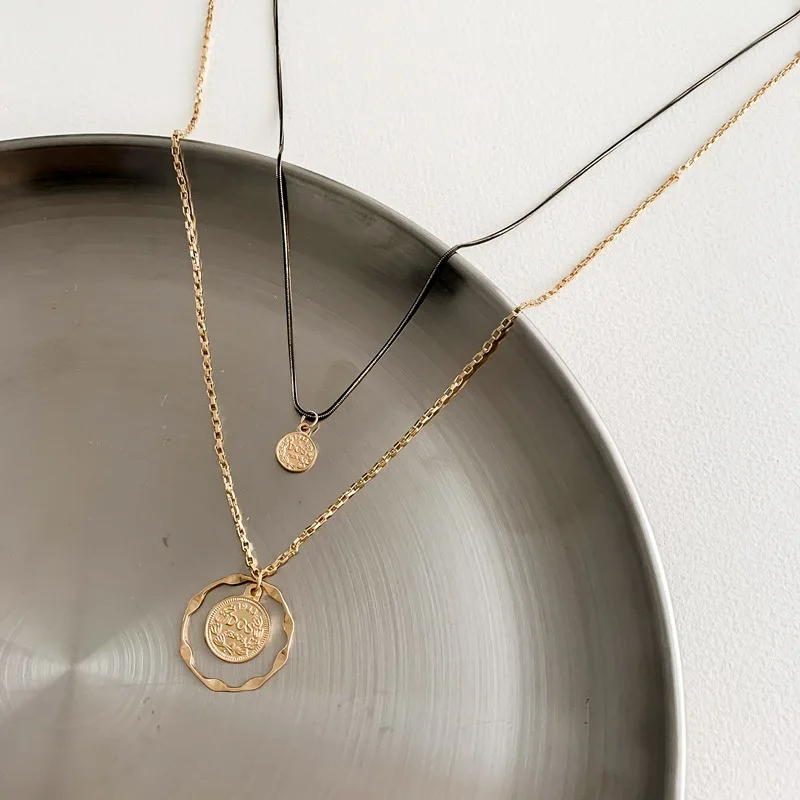 

Orgin Summer Temperament Double Layer Queen Medallion Pendant Necklace for Women Creative Hollow Out Earrings Party Jewellery