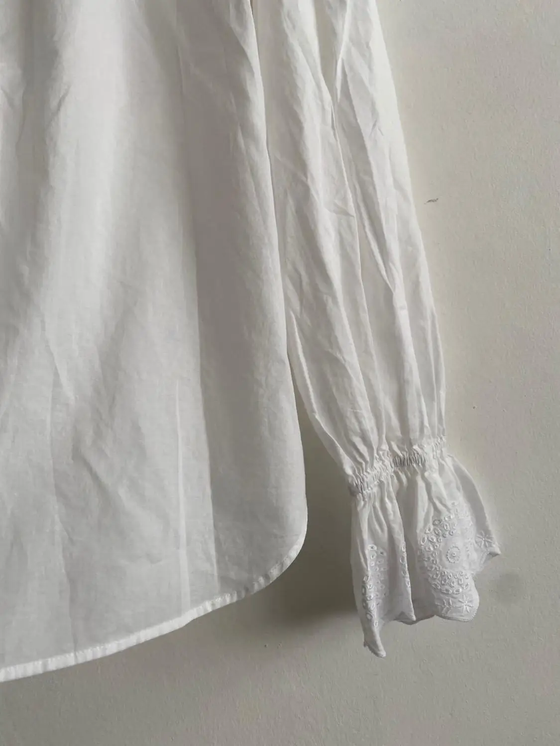 

Women Embroidered Ruffled Shirt White Peter pan Collar Cotton Long Flare Sleeve Sweet Blouse