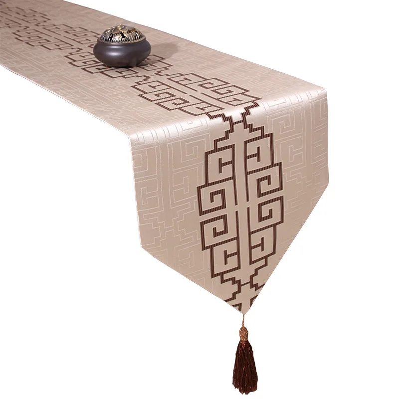 

New Luxury Classical Chinese Style Wedding Decoration Modern Red Table Runner for Wedding Party Embroidery Polyester Table Cloth