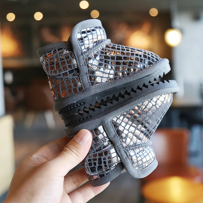 Детские плюшевые ботинки зимние теплые с мягкой подошвой модные для мальчиков и