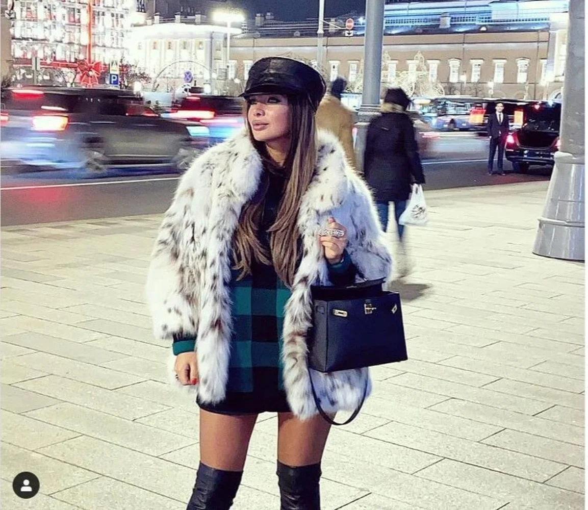 Ladies Leather Short Style Beach Wool Fur Jacket Female Outerwear Women Real Mongolian Sheep Fur Coat Winter New Fashion