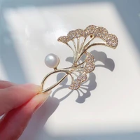 simple leaf crystal brooches women vintage pearl creative rhinestone enamel pin flower jewelry plant zircon collar pins diy gift