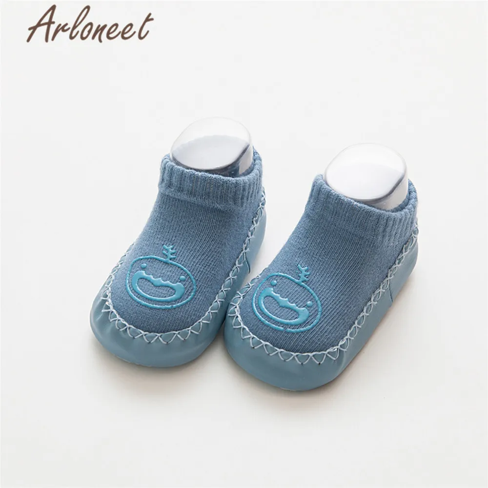 ARLONEET/Обувь для новорожденных девочек, малышей, начинающих ходить, зимние Нескользящие кроссовки с мультипликационным принтом для маленьких мальчиков, хлопковые носки-тапочки для первых шагов