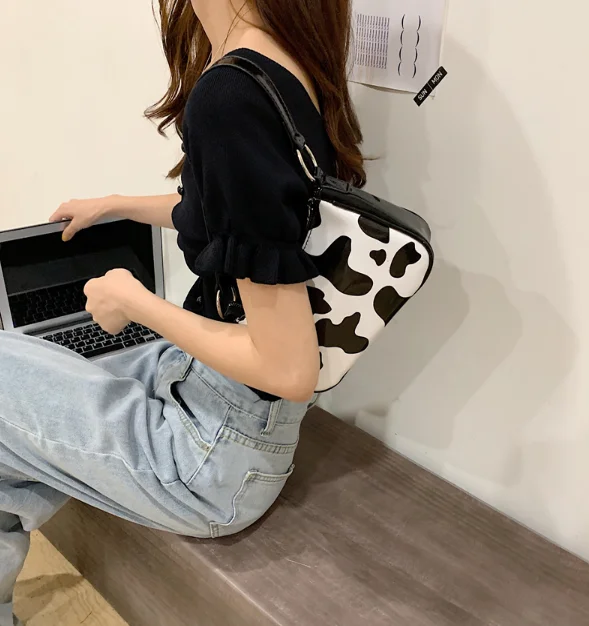 

Fashion women's small bag baguette girl messenger shoulder bag patent zipper female vintage cute bag gejuu8