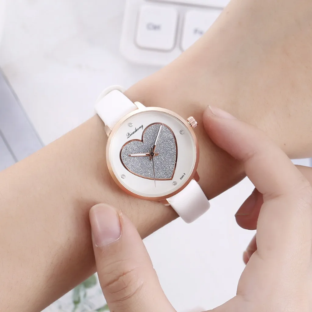 Часы кварцевые наручные модные дамские повседневные маленькие свежие часы для