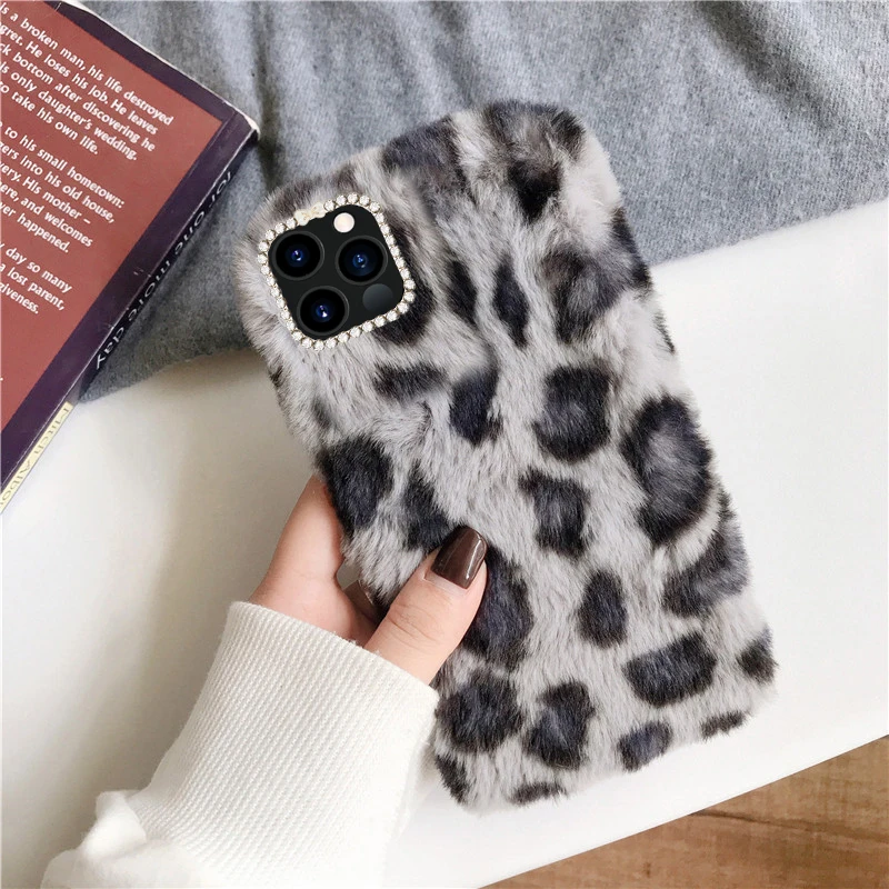 

Fluffy Plush Warm Cover For Iphone 4 4S 5 5S 6 6S 7 8 Plus X XS XR 11 SE 2020 12 Mini Pro MAX Fashion Diamond Silicon Cases