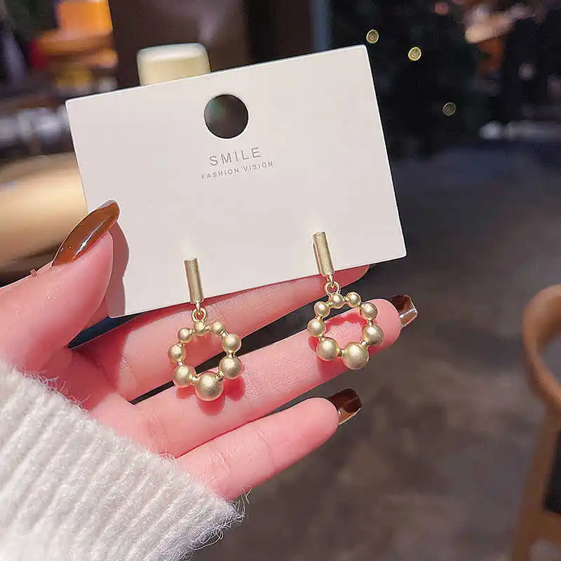 

S925 silver needle Korean new circle small bean Earrings female personality fashion ins net red same earrings