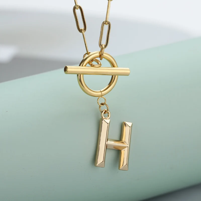 

Toggle Clasp Capital Letter Initial Necklace For Women HipHop A-Z Alphabet Pendant Necklaces Thick Chain OT Buckle Necklace