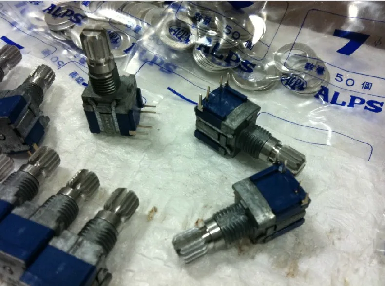 

. original Alps srbm1l0800 pulse switch (20 pulses) shaft length 15mm sawtooth