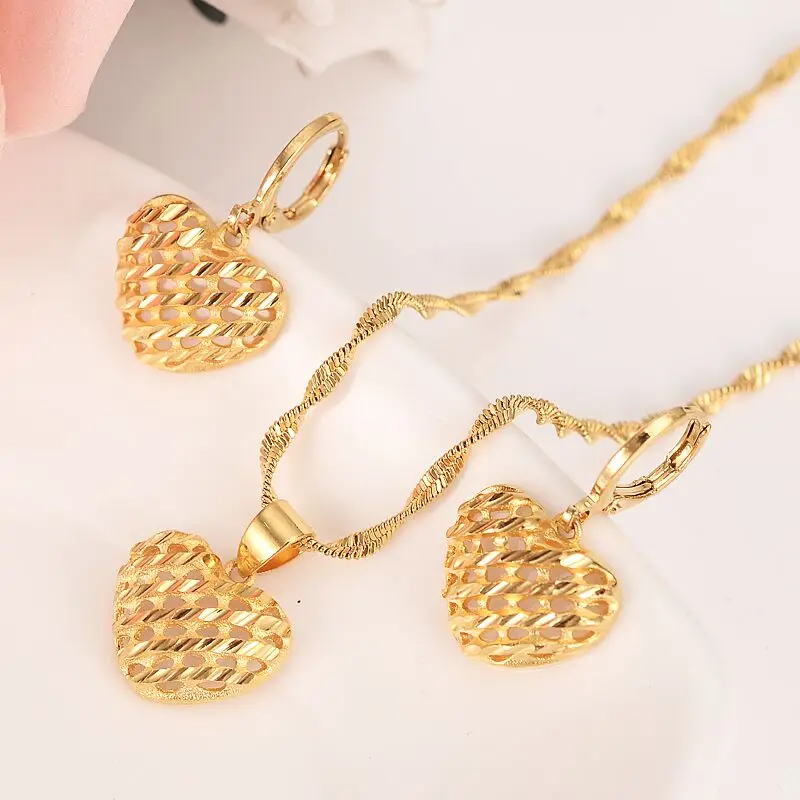

18 K Yellow Fine G/F Gold Heart Hole Pendant Lady's Necklace Earrings Reseau Jewelry Set
