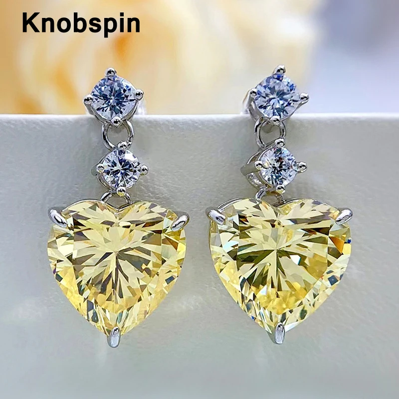 

Серьги-гвоздики в виде сердца из серебра 100% пробы с цирконом