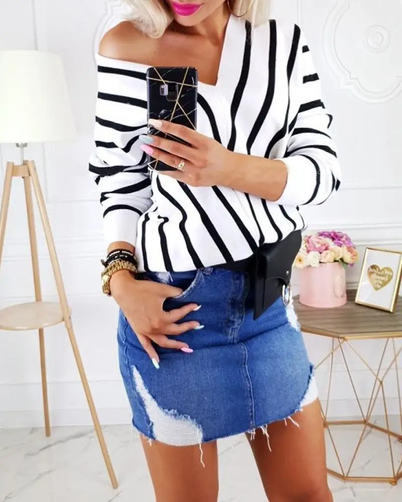 

V Neck Long Sleeve Striped Casual Sweater