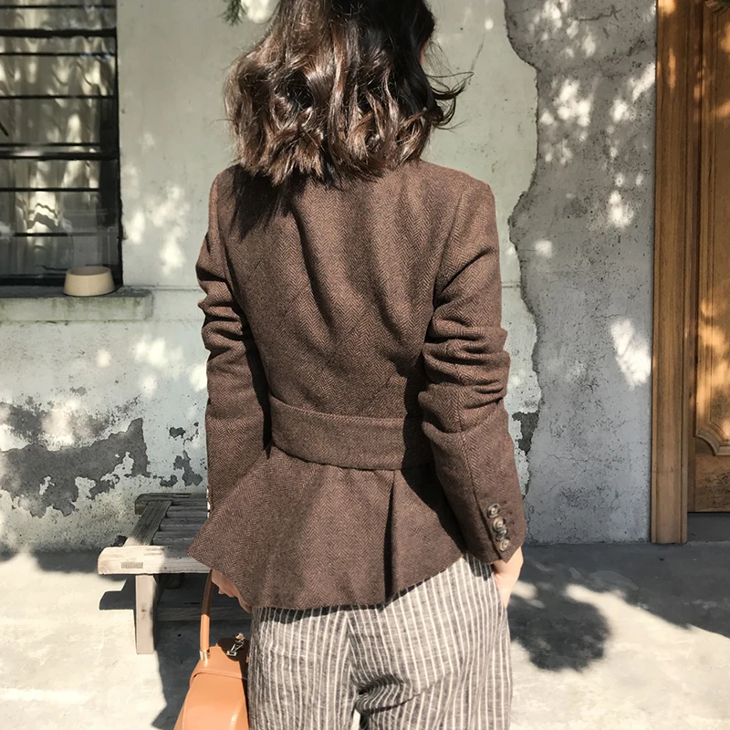 Женский офисный двубортный пиджак винтажная шерстяная приталенная короткая