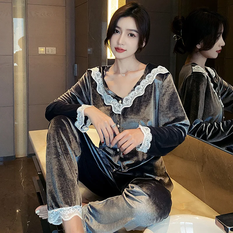 

Spring, Autumn And Winter Gold Velvet Pajamas Women's Cardigan Lazy Fashion Temperament Suit Pajamas Home Service Sleepwear