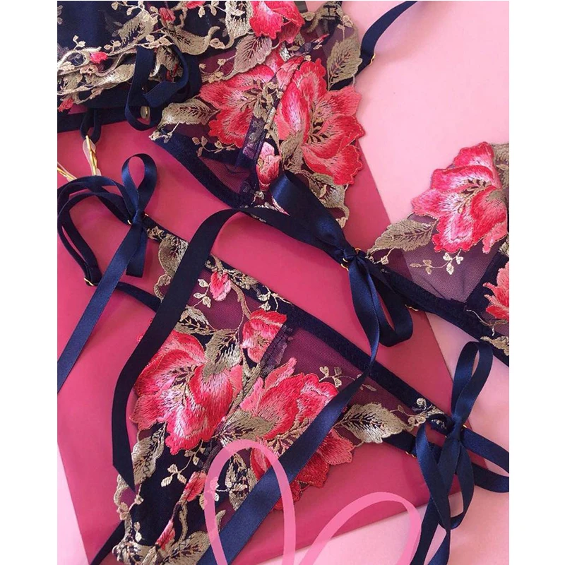 

Women Embroidery Lace Bralette Push Up Wireless Bra Mujer Seamless Underwear Sexy Lingerie Backless See-through Nightwear