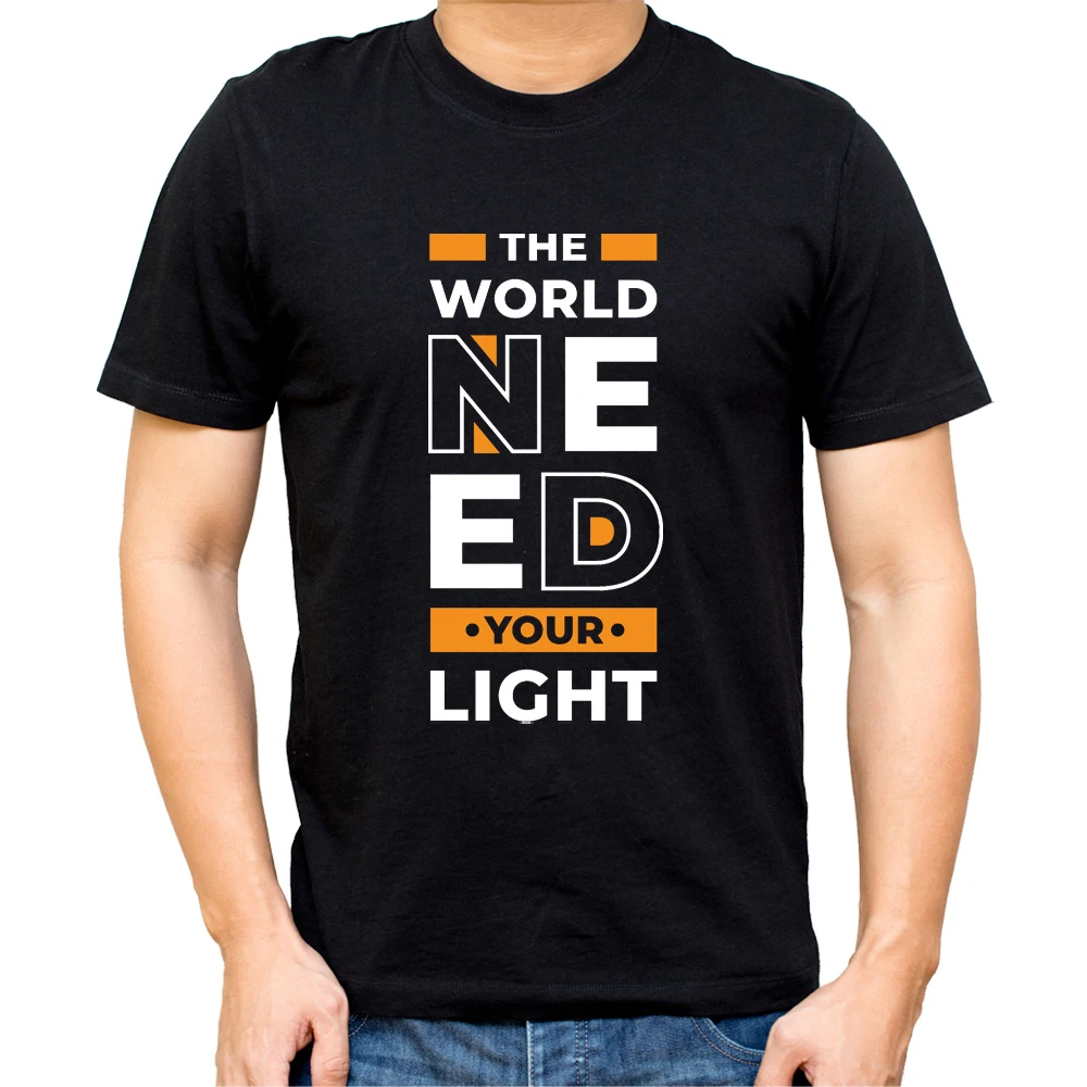 

Футболка мужская с коротким рукавом, круглым вырезом и надписью «The World Need Your Light»