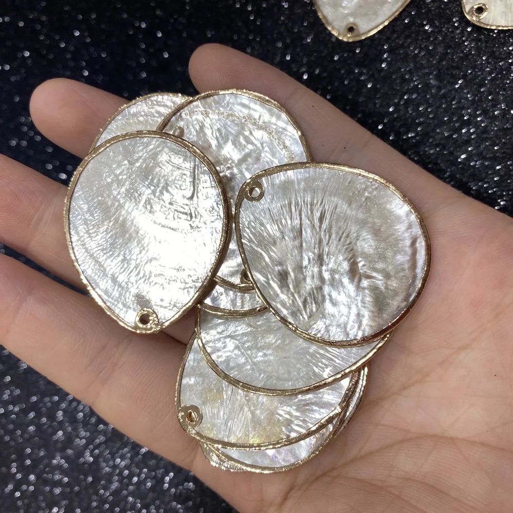 

4Pcs Natural Shell Pendant Drop-shaped Exquisite Yellow Shell For DIY Jewelry Making Necklace Earring Accessory