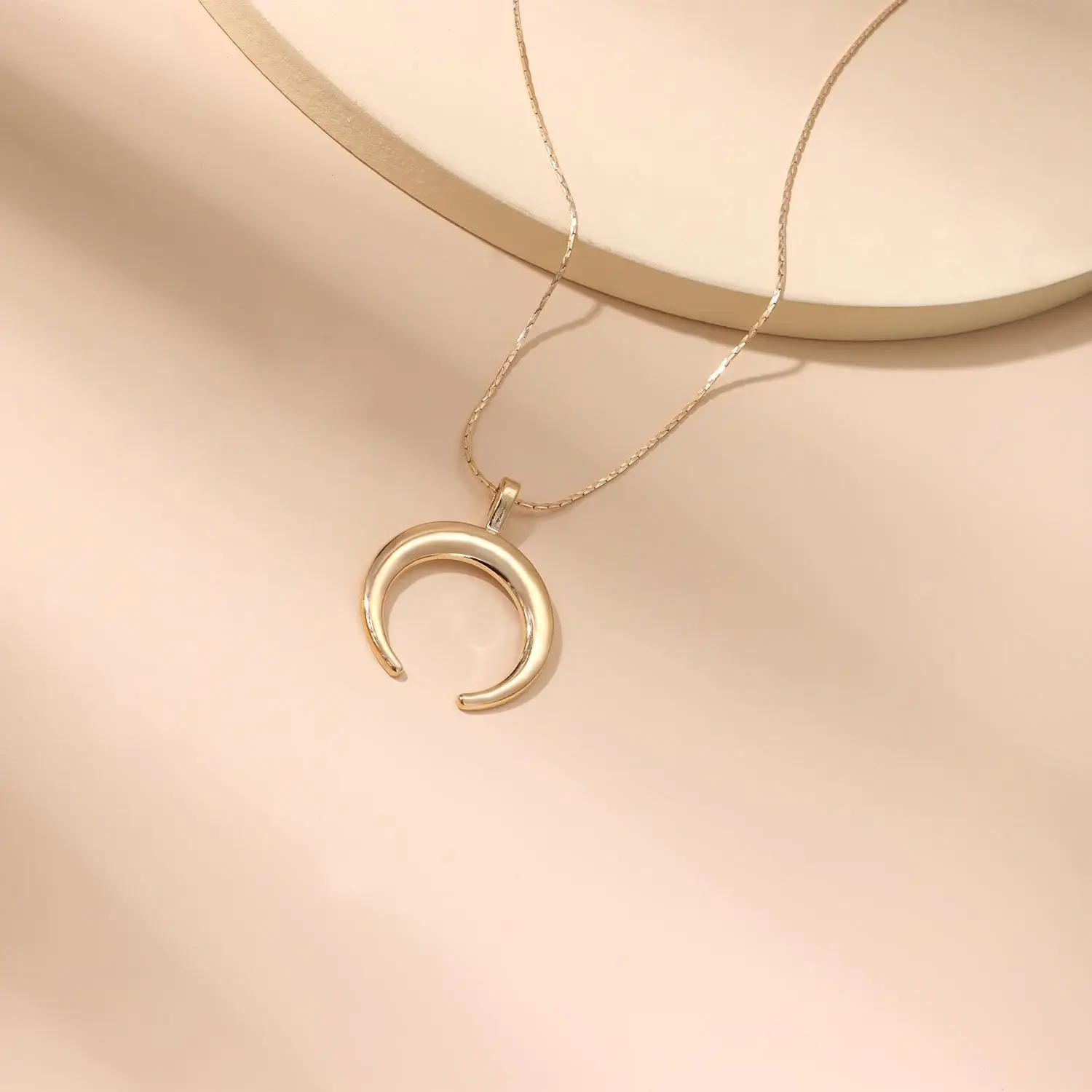 Женское ожерелье с подвеской в виде полумесяца из нержавеющей стали | Украшения и