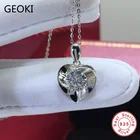 Geoki 925 стерлингового серебра 1 карат идеальный крой прошел Diamond тесты с розами; С сердечками; Муассанит кулон ожерелье Роскошные свадебные цепи подарок