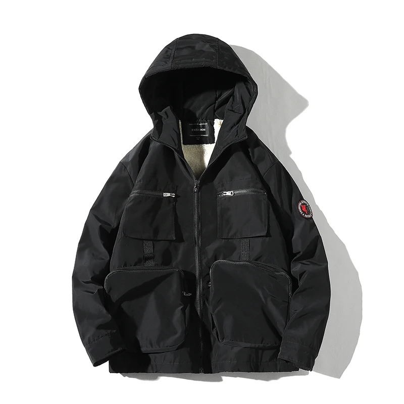 Осенне зимняя мужская куртка с капюшоном несколькими карманами утепленная из