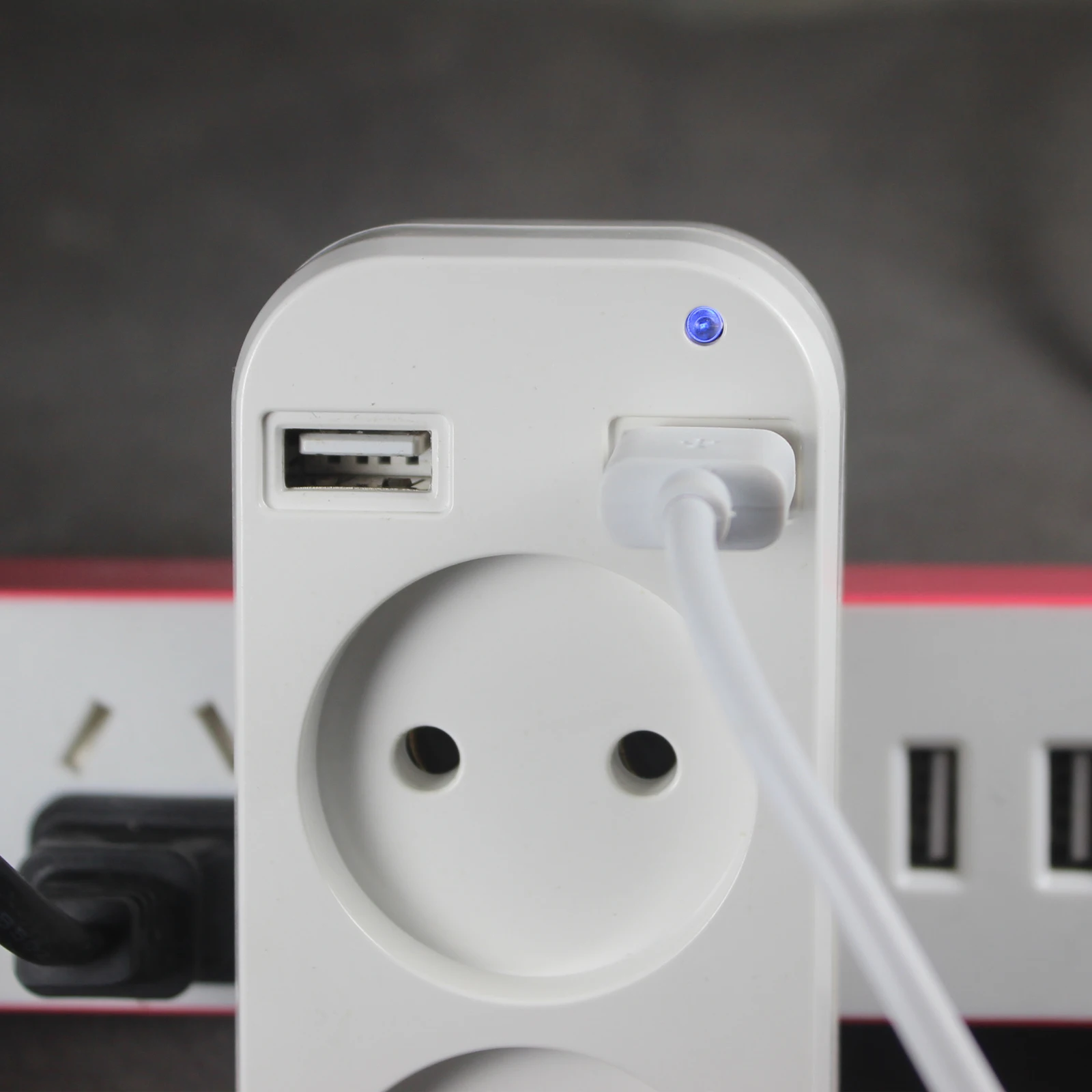 wall usb plug adapter double socket outlet for phone charge free shipping double usb port 5v 2a usb electrique outlet usb z1 10 free global shipping
