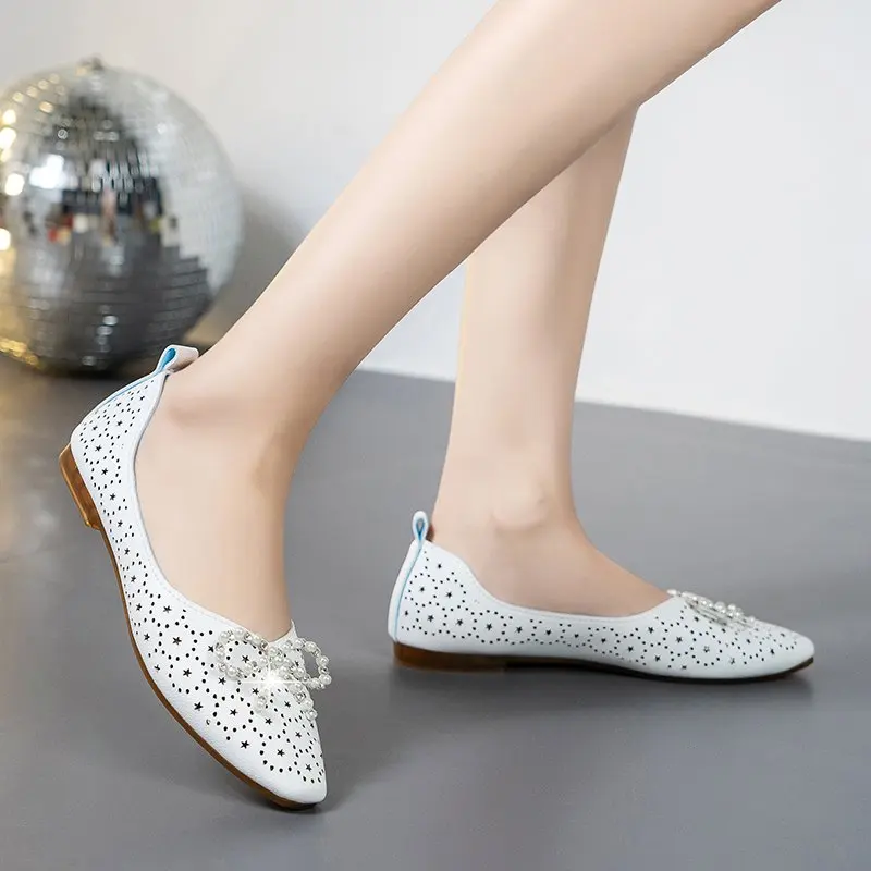 

Women's Flat Shoes Pure Color Simple Hollowed-out Upper Bow Embellished with Sweet and Versatile Fashion Women's Flat Shoes