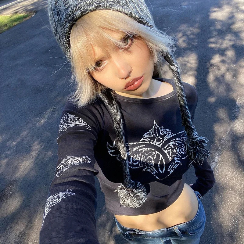 

WeiYao Crewneck Black Grunge Fairycore Tee Shirt Y2K Aesthetic Streetwear Graphic T Shirt Women E Girl Retro 2000S Vintage Top