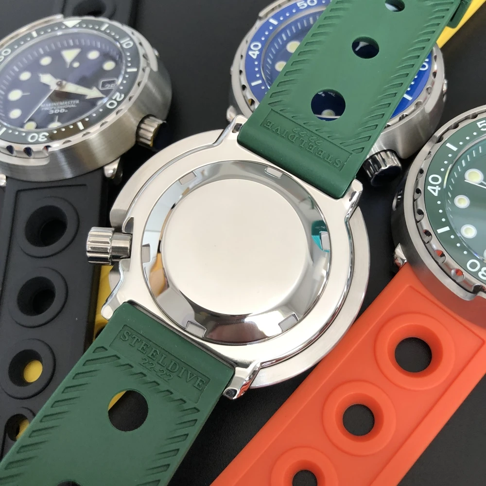 

Steeldive SD1975 Tuna 300 , NH35 , , C3