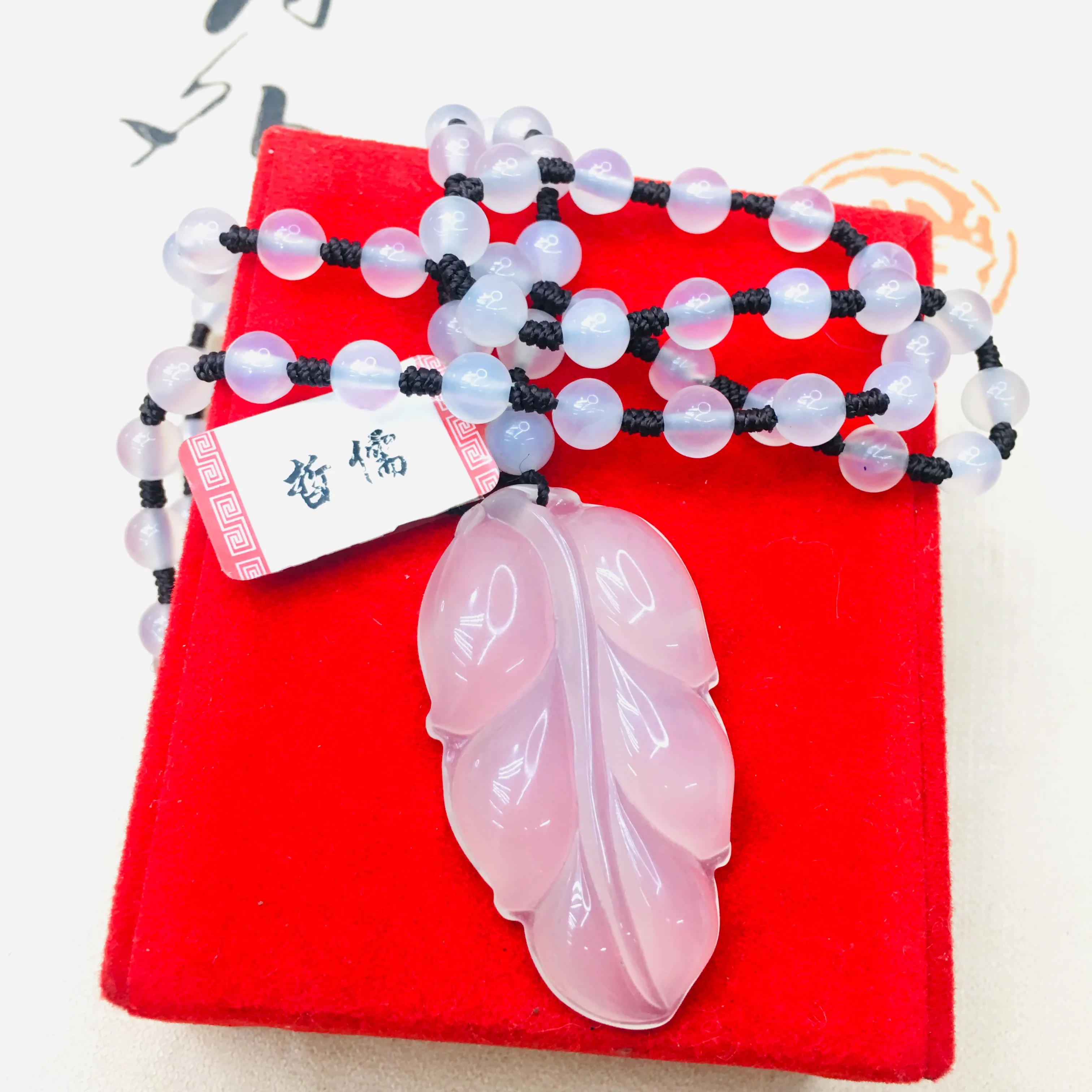 Натуральный Бразильский ледяной низ халцедон нефритовый резной с белыми