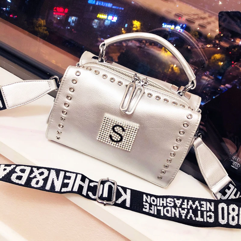 

New 2021 Bolsa Feminina Sparkle Split Leather Shoulder Bags for Women Rivet Diamond Ita Sac Bandouillere Femme Handbag Tote