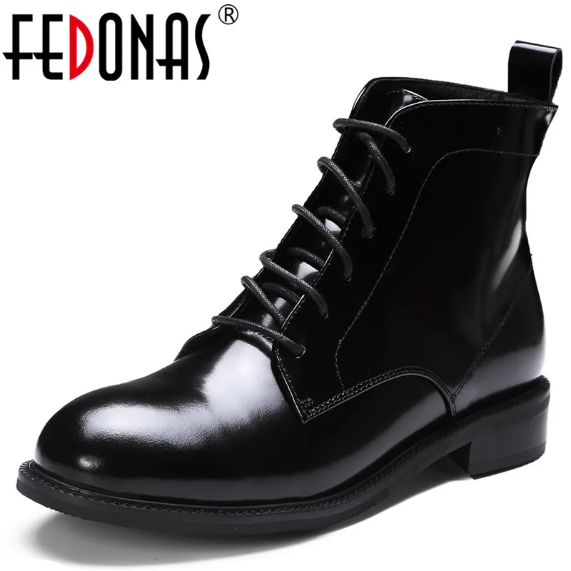 Женские короткие ботинки FEDONAS черные мотоциклетные из натуральной кожи с