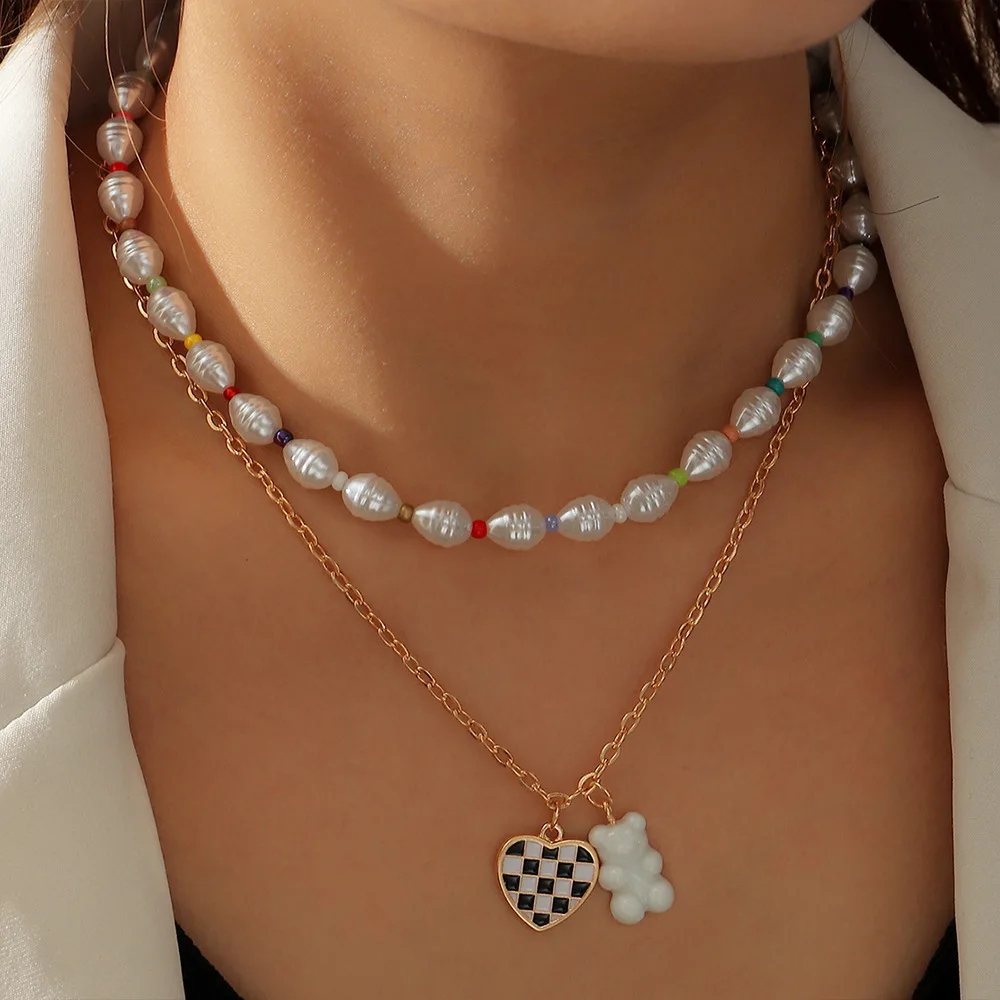 

Cute and Personalized White Beaded Bear Heart Shape Checkered Pendant Colored Small Ball Necklace Women's Clavicle Chain Jewelry