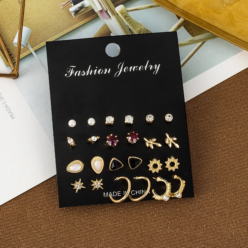 Моде комплект жемчужных серег золотые Цвет металлический геометрические