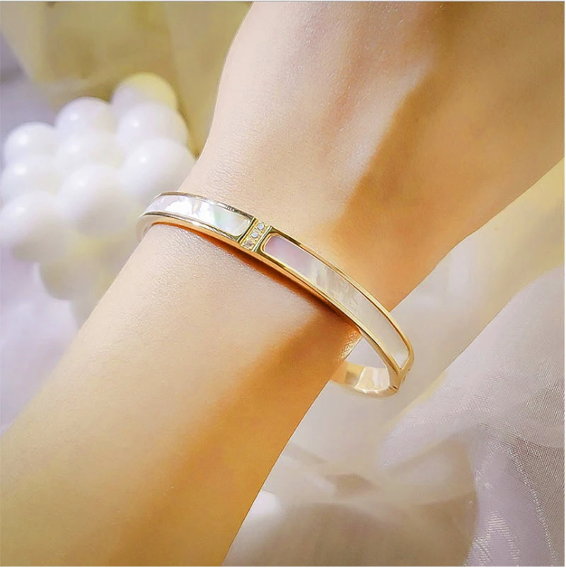 

Fashion White Shell 3 Crystals Bangles Bracelets Gold Plating Women Bangle For Fashion Bracelet Jewelry Gift