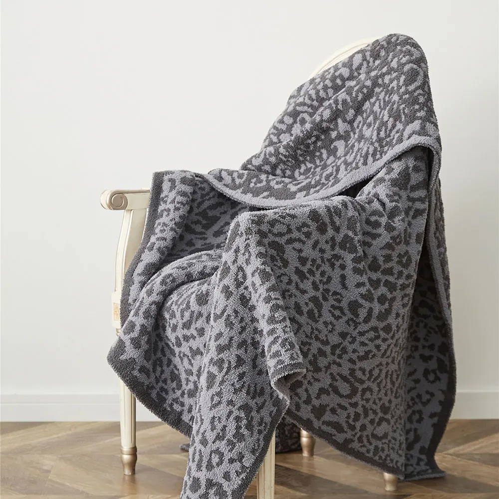 للبيع Svetanya رمادي فاتح ليوبارد طباعة محبوك الصيف مبطن الموضوع بطانية يلقي الاكريليك ستوكات قيلولة الهواء المشروط المفرش
