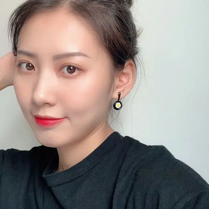 1 пара креативная Асимметричная сковородка для омлета серьги гвоздики с жареной