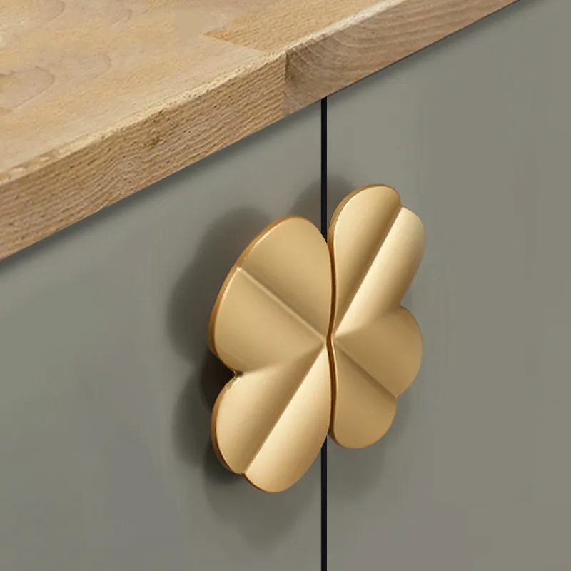 

Four Leaf Clover shape/Creative Zinc alloy Door knob DIY Kitchen Cabinet Handles Drawer Pulls European Furniture Handles