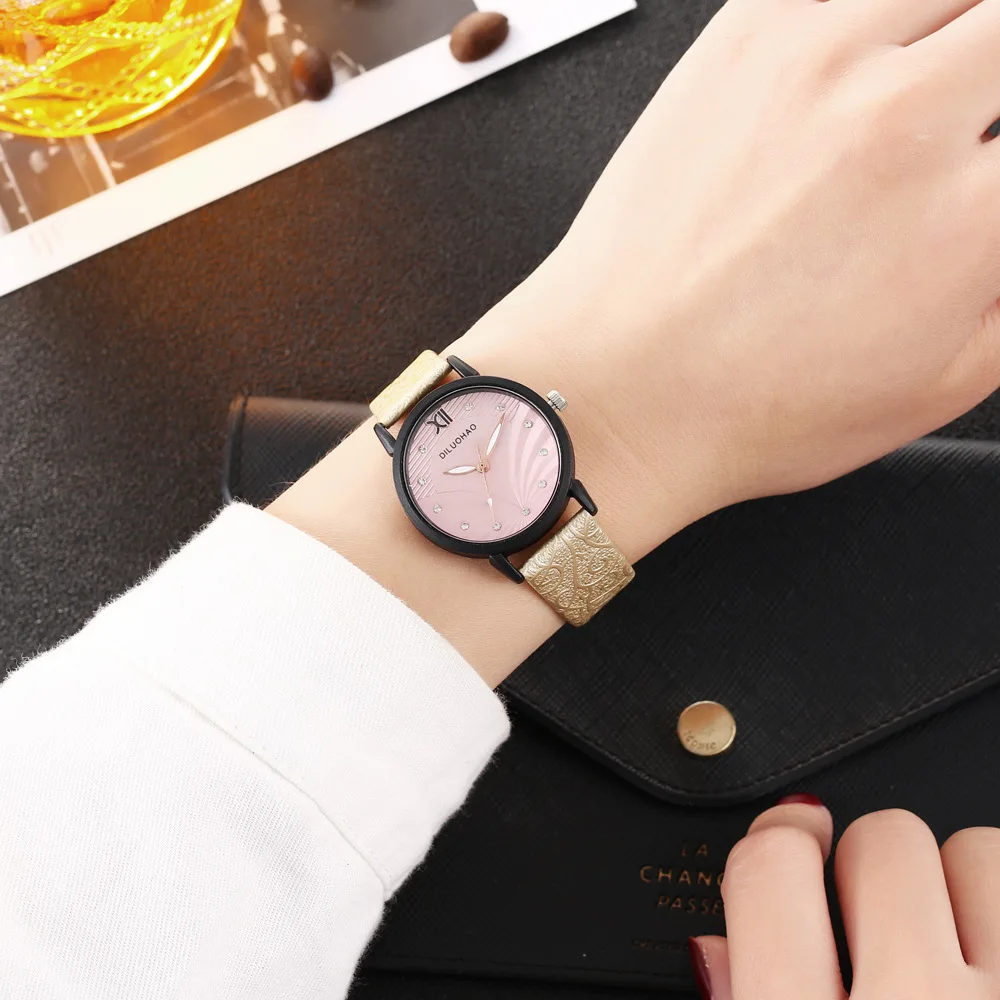 

2021 Korean Style Fresh Style Printed Belt Women's Watch Leisure Rhinestone Scale Student Fashion Watch