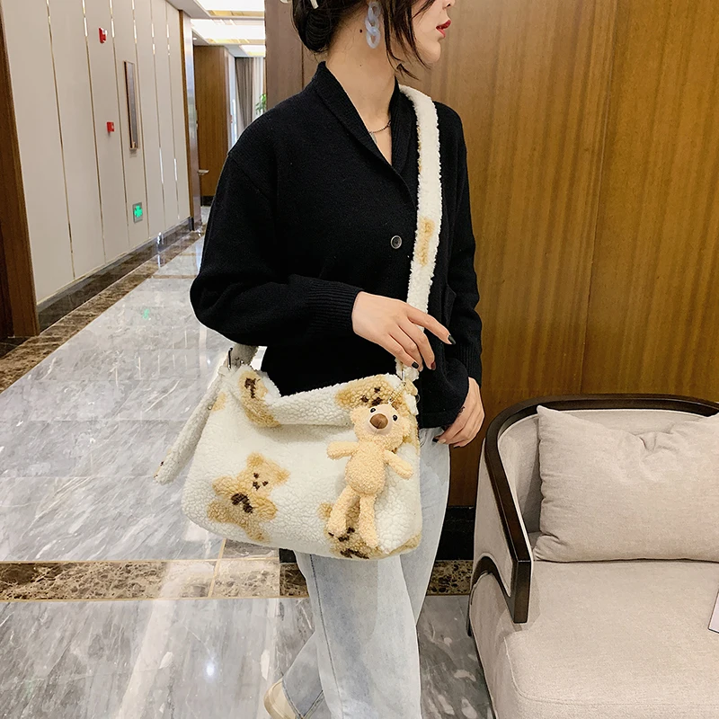 

Women Lamb Like Fabric Shoulder Tote Bag Fluffy Fur Bear Handbags Large Capacity Soft Shopping Bags Girls Cute School Bags 2021