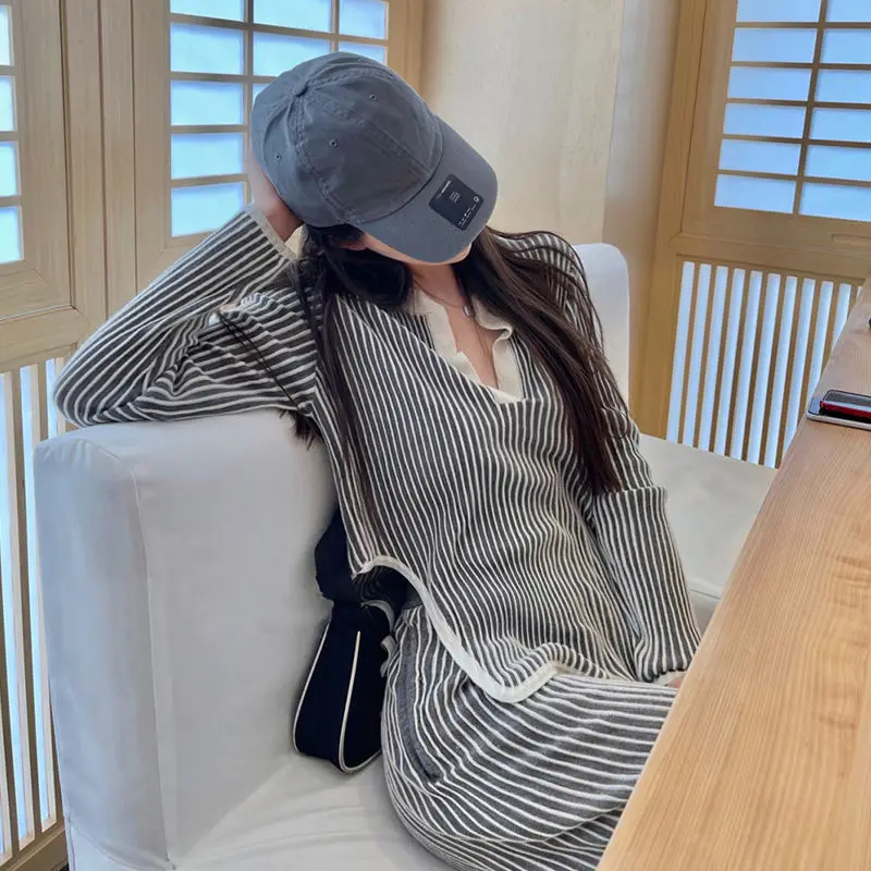 

Casual Ice Silk Suit Women's Summer Temperament Small Fashion Two-Piece Set