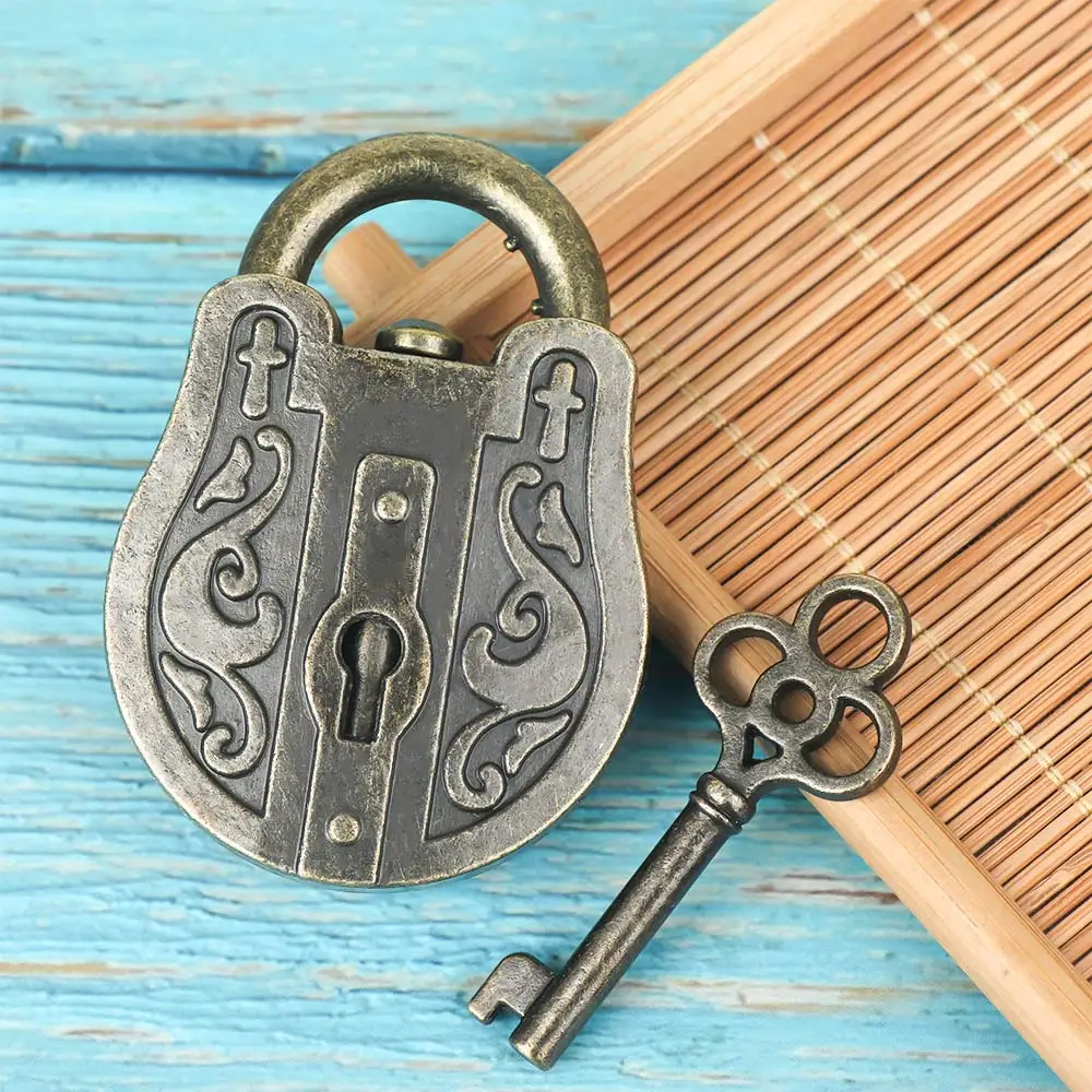 

Vintage Metal Cast God Lock Key Puzzle Toy IQ&EQ Mind Brain Teaser Soup toys Gift Intellectual Educational Children Adult