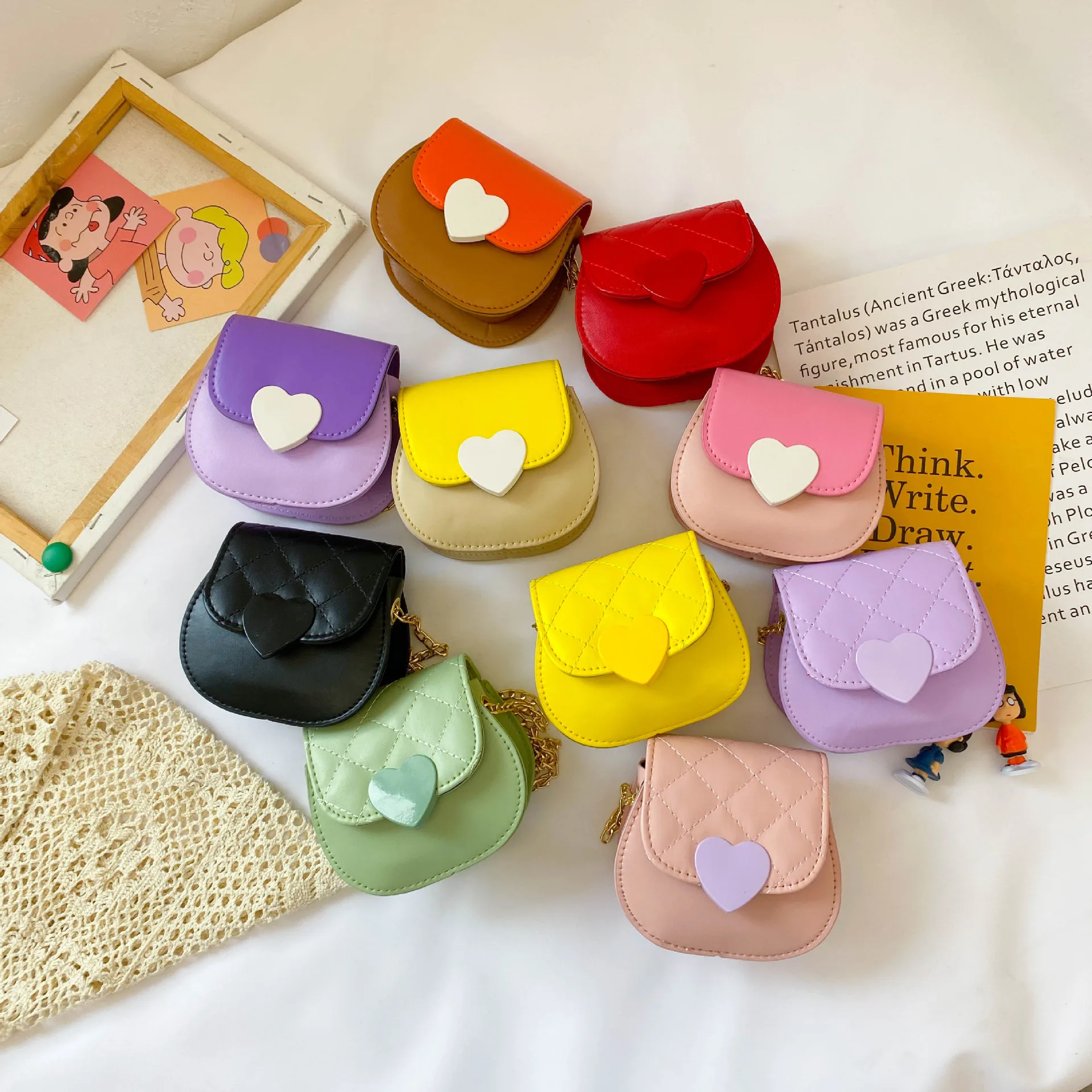 

Модная детская сумка на плечо из искусственной кожи, милый мессенджер с сердечками для маленьких девочек, аксессуары, Детская сумочка для м...