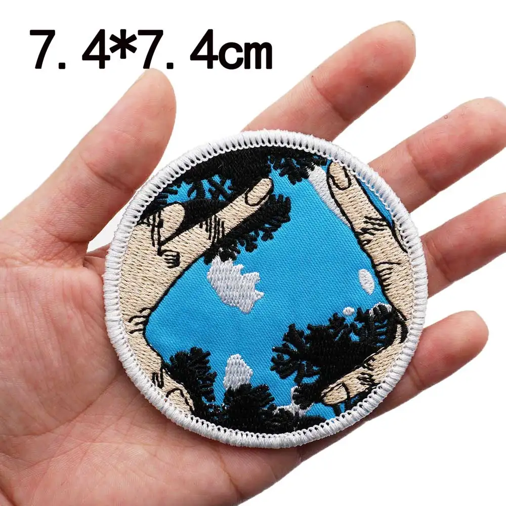 

Вышитые нашивки с крючком и голубым небом