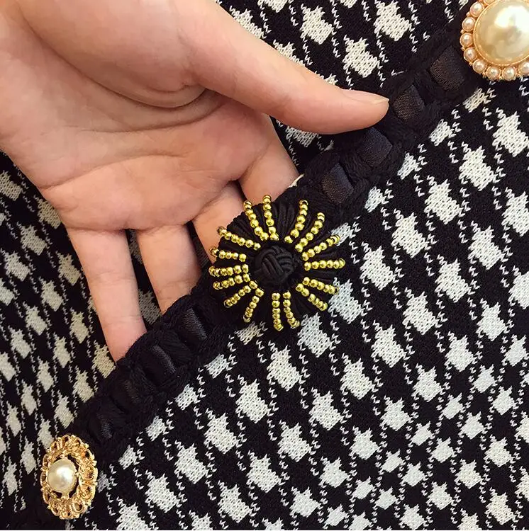 Повседневный винтажный вязаный костюм с шортами гусиные лапки новинка на осень и