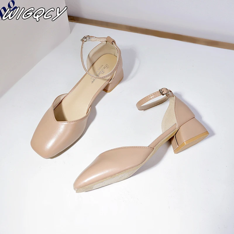 2020 г. Летние женские пикантные однотонные туфли на высоком квадратном каблуке с