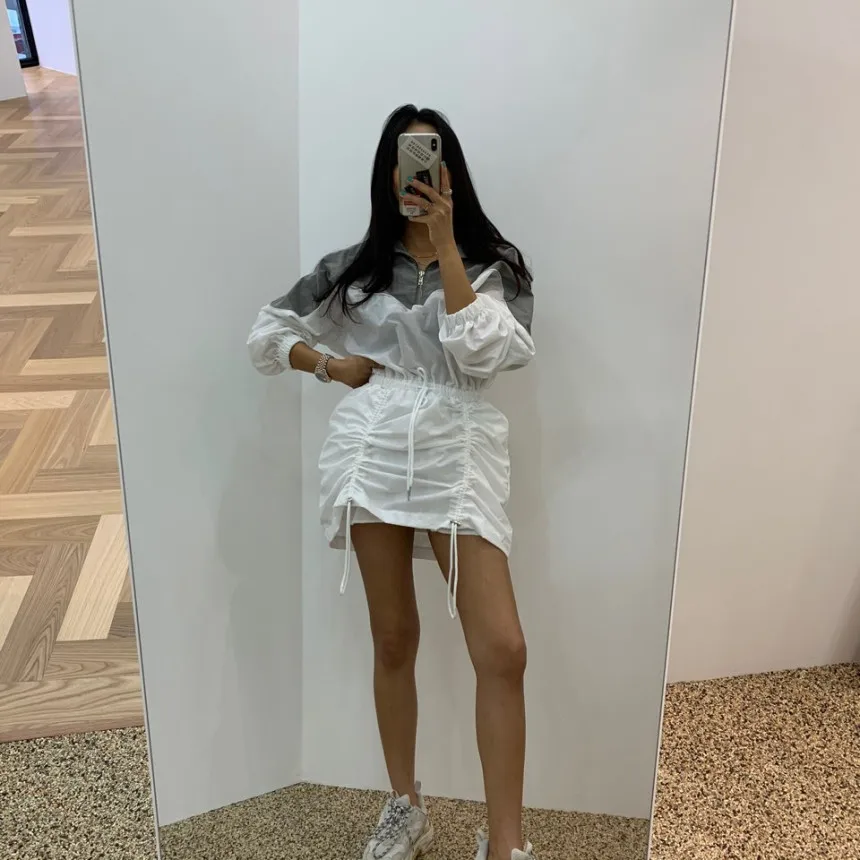 

Korean sports dress thin color matching mesh red fashion stormy dress with drawstring waistband casual sports dress