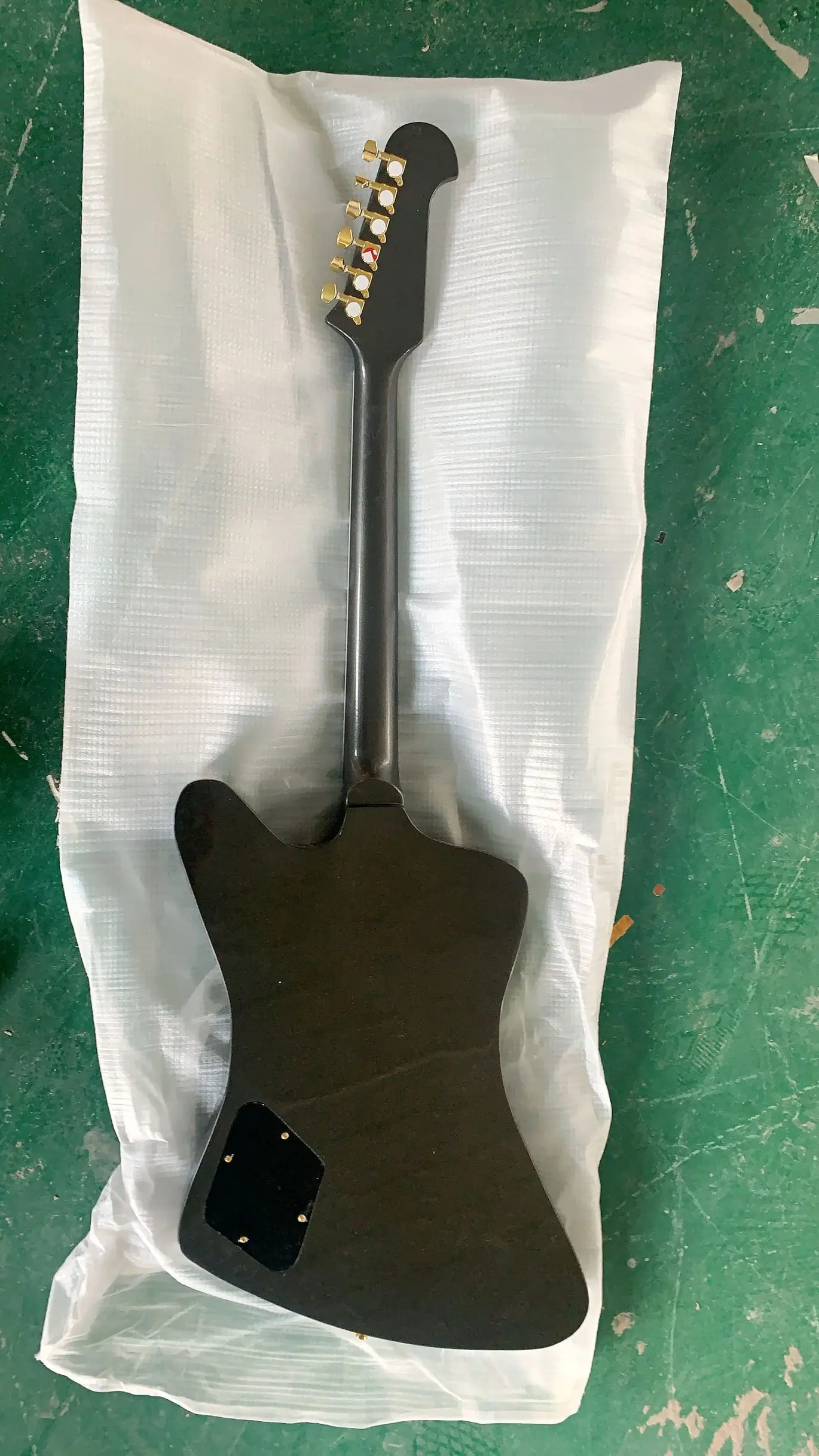 Новое поступление изготовленная на заказ электрическая гитара Firebird лучшего