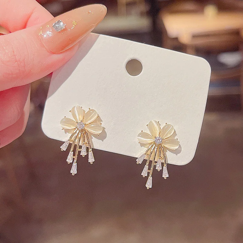

New Korea Sweet Cute Flower Crystal Stud Earring For Women Butterfly Shiny Zircon Earrings Statement Earrings Girl Jewelry Gifts