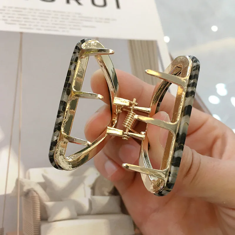

Fashion Triangle Acetate Hair Claws Clip Women Girls Geometric Hair Clamps Hair Crab Alloy Hair Accessories Simple Hairpin